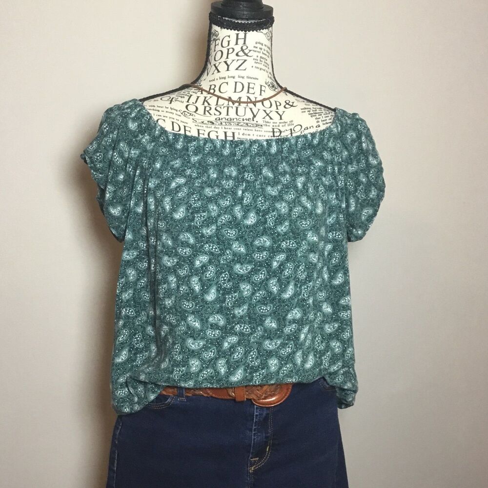 On off shoulder paisley top green white short sleeve stretchy fairycore hippie S